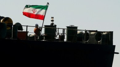 Photo of إيران تحذر من “سرقة نفطها” في البحر