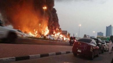 Photo of انفجار في 3 صهاريج نقل محروقات في الإمارات